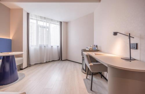 Lianyungang Bed & Breakfast | Atour Light Hotel Lianyungang North Julong Road Wenfeng Plaza