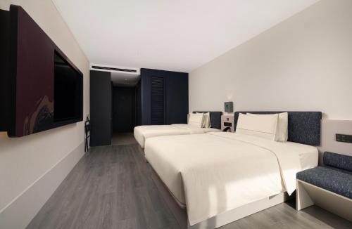 Qinhuai Qu Hotel | Atour Light Hotel Nanjing North Station Biomedical Valley