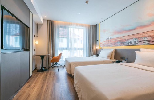 Baoshan Hotel | Atour Light Hotel Shanghai Xinjiangwancheng Fudan University