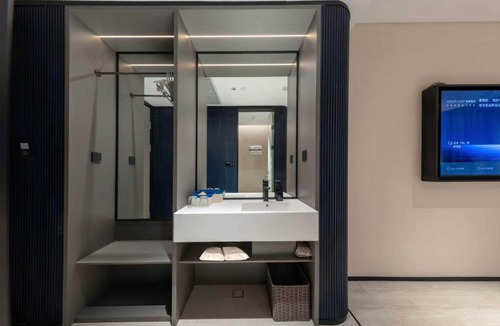 Longhua District Hotel | Atour Light Hotel Shenzhen North Railway Station Subway Station