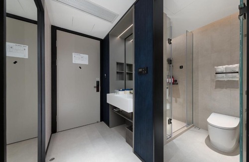 Longhua District Hotel | Atour Light Hotel Shenzhen North Railway Station Subway Station