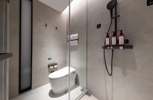 Longhua District Hotel | Atour Light Hotel Shenzhen North Railway Station Subway Station