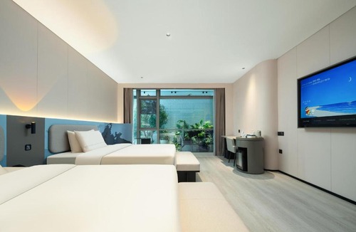 Longhua District Hotel | Atour Light Hotel Shenzhen North Station One Avenue