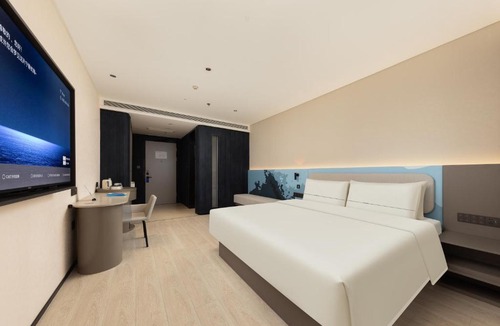 Suzhou Old Town Hotel | Atour Light Hotel Suzhou Guanqian Street Chayuanchang Subway Station