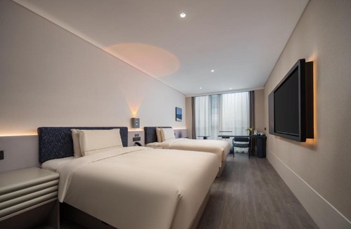 Wuhan Hotel | Atour Light Hotel Wuhan Railway Station West Square
