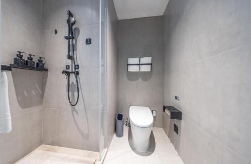 Guangling Qu Hotel | Atour Light Hotel Yangzhou Dongguan Street He Garden
