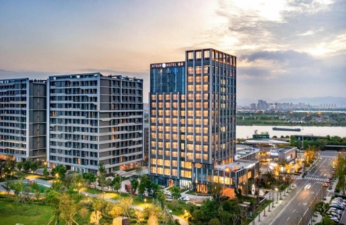 Jiangbei District Hotel | Atour S Hotel Ningbo Binjiang Olympic Sports Center