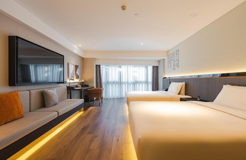 Liangxi District Hotel | Atour S Hotel Wuxi Nanchang Street