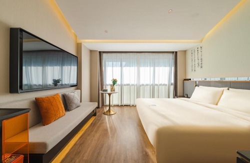 Liangxi District Hotel | Atour S Hotel Wuxi Nanchang Street