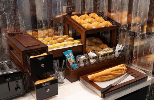 Qingbaijiang Hotel | Atour X Hotel Chengdu Qingbaijiang Wanda