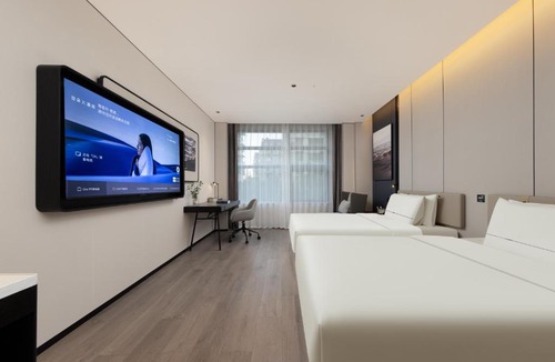 Downtown Hangzhou Hotel | Atour X Hotel Hangzhou West Lake Lakeside Ding'an Road Subway Station