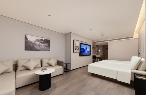 Downtown Hangzhou Hotel | Atour X Hotel Hangzhou West Lake Lakeside Ding'an Road Subway Station