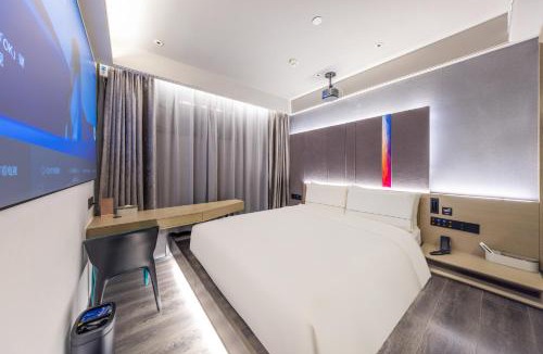 Dunhuang Road District Hotel | Atour X Hotel Lanzhou West Railway Station Wanhui Plaza