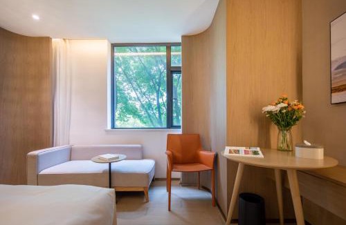 Jinshan Hotel | Atour X Hotel Shanghai Jinshan Wanda Plaza City Beach
