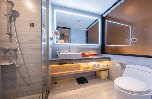 Longhua District Hotel | Atour X Hotel Shenzhen Longhua Dalang Commercial Center