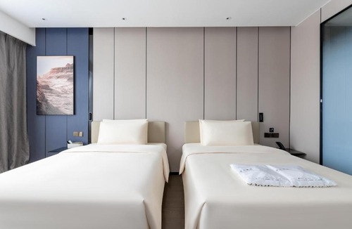 Zhuhai Gongbei Hotel | Atour X Hotel Zhuhai Gongbei Port High Speed Railway Station