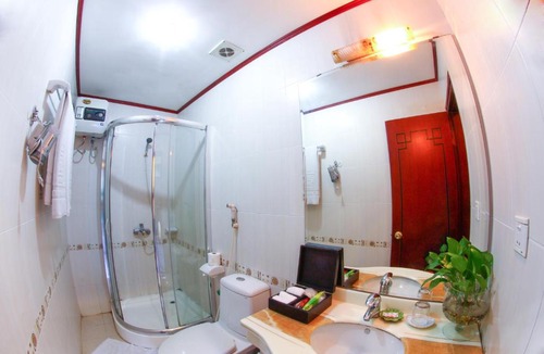 Hang Buom Hotel | Atrium Hotel