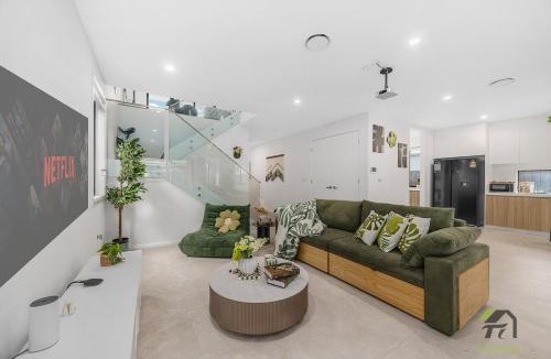 Austral House | Austral 5 bedroom, 2 storey detached house