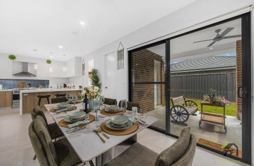 Austral House | Austral 5 bedroom, 2 storey detached house