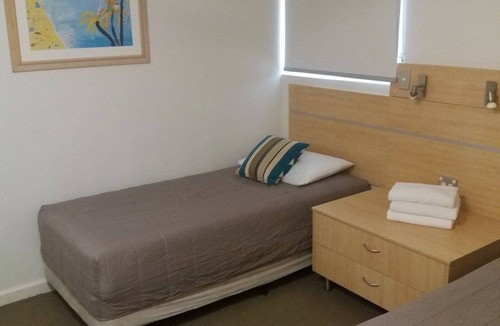 Miami Resort | Available Fri December 12th to 19th 2025! Beach front 2 bed North Burleigh