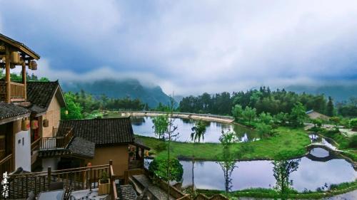 Chaqiyu House | Avatar Floating Mountain Homestay