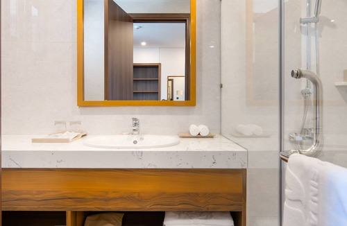 Thanh Khe Hotel | Avenis Hotel