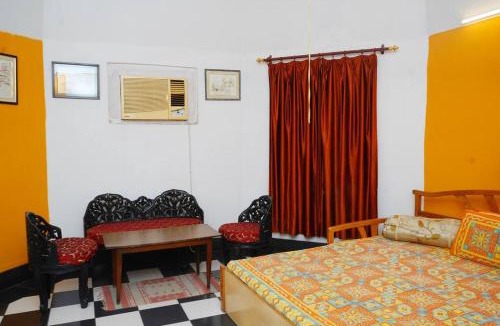 Lucknow Apartment | Awadh Centrally located 1BR near Old Lucknow