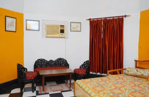 Lucknow Apartment | Awadh Centrally located 1BR near Old Lucknow