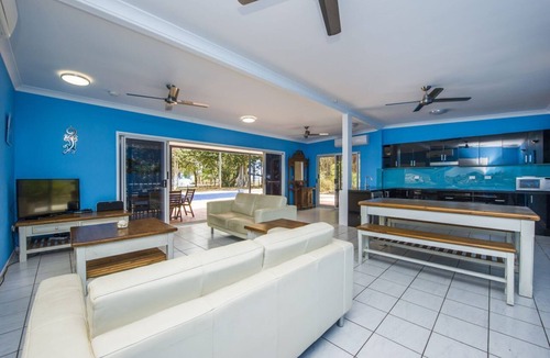 Arcadia House | Azure on Geoffrey Bay