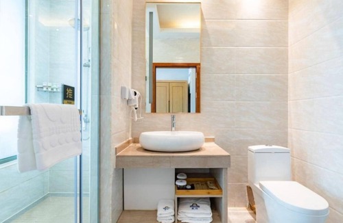 Panyu Hotel | Azure view Elegant Hotel Guangzhou South Railway Station Branch - Free Shuttle Bus to Guangzhou South Railway Station & Free Deliver Service to Canton Fair Complex During Canton Fair Period