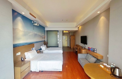 Panyu Hotel | Azure view Elegant Hotel Guangzhou South Railway Station Branch - Free Shuttle Bus to Guangzhou South Railway Station & Free Deliver Service to Canton Fair Complex During Canton Fair Period