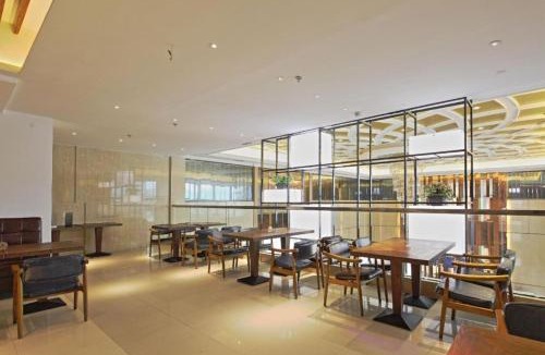 Panyu Hotel | Azure view Elegant Hotel Guangzhou South Railway Station Branch - Free Shuttle Bus to Guangzhou South Railway Station