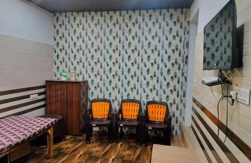 Mathura House | B M little cottage
