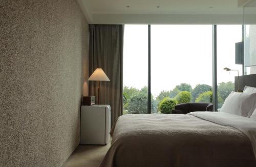 Xiangshan Hotel | Backlighting Village Hotel