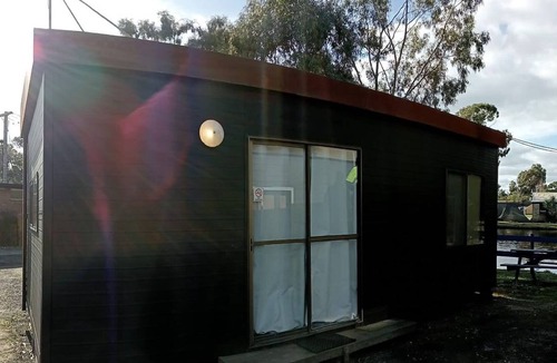 Stawell House | Backpacker / Work Time Accommodation in Cabin Park