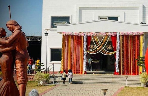Gunnaur Hotel | Bageecha Banquet and Hotel