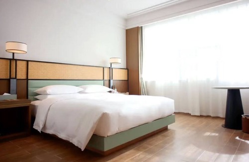 Yantai Hotel | bai na rui ting tian yue wan jiu dian