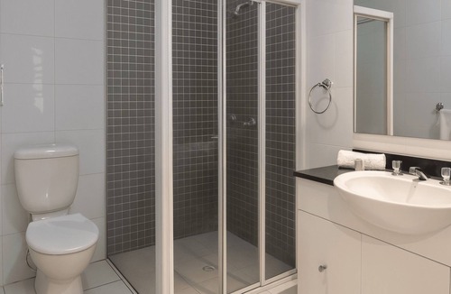 Balmain Apartment | Balmain- BUCHN Buchanan Street - Modern 2BR with Balconies Resort Facilities Near Balmain Village