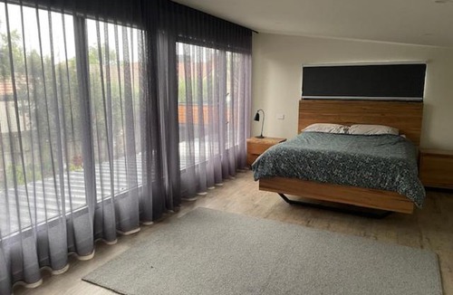 Essendon Villa | BALMORAL VILLA
