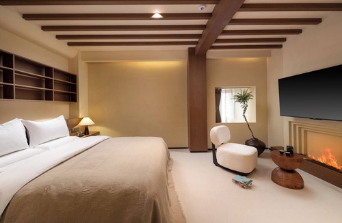 Shangri-La Hotel | Bandu Oxygen Supply Homestay