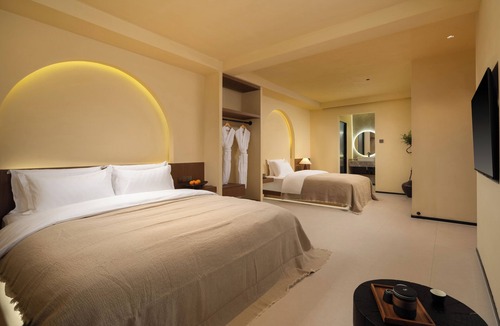 Shangri-La Hotel | Bandu Oxygen Supply Homestay