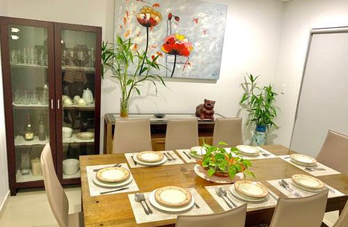 Bankstown House | Bankstown 4 Br house close to Shopping & Station