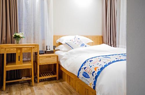 Wulingyuan Hotel | BaoFeng Lake Narrative Light Retreat-Chinese Style-Pick-up-ZhangjiajieTickets-LocalGuideService