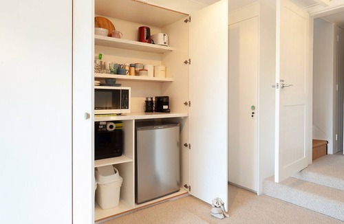 Bronte Apartment | Barefoot in Bronte IH