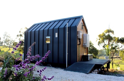 Forthside Cottage | Barnhaus - 100% Eco Tiny House accommodation