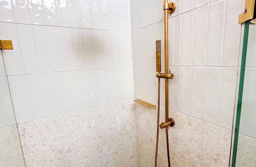 Bateau Bay Hotel | Bateau Bay Hotel