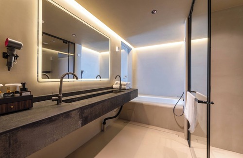 Weihai Hotel | Bay Four Seasons Castle Hotel