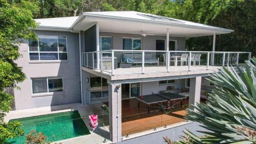 Wagstaffe House | Bay Views, Bush Setting and Heated Plunge Pool