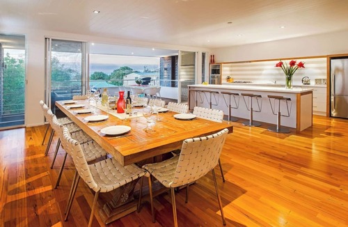 Dunsborough House | Bayview on Lorna Beach and Town at Your Doorstep