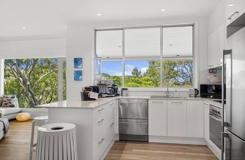 Hardys Bay House | Beach, bay, bush and heated plunge pool